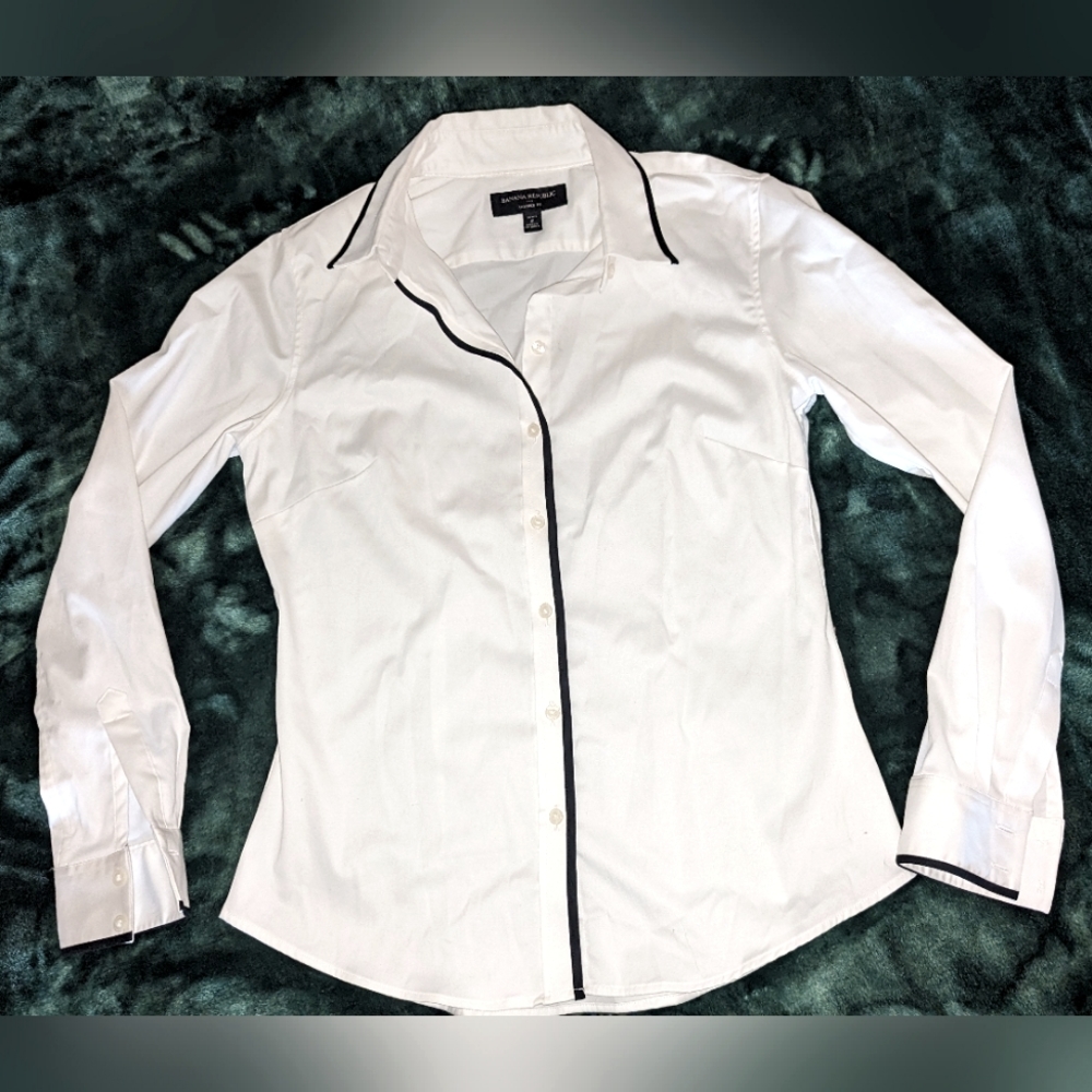Banana Republic Button up Top